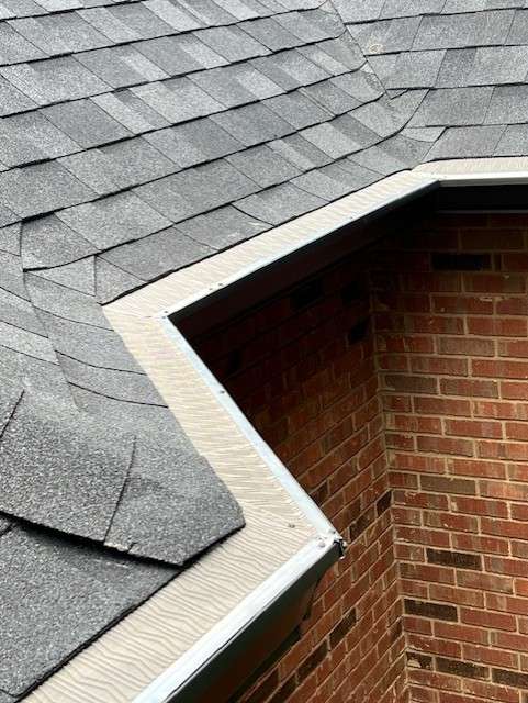 Seamless aluminum gutters installed by Ridgeback Roofing in Middle Georgia